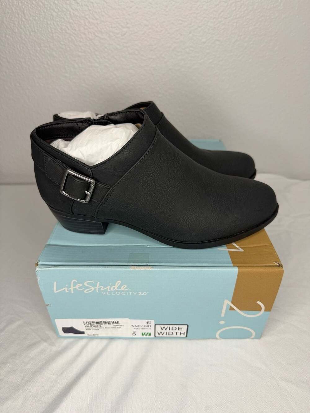 LifeStride Alexi Size 6W Black Faux Leather Ankle Boots